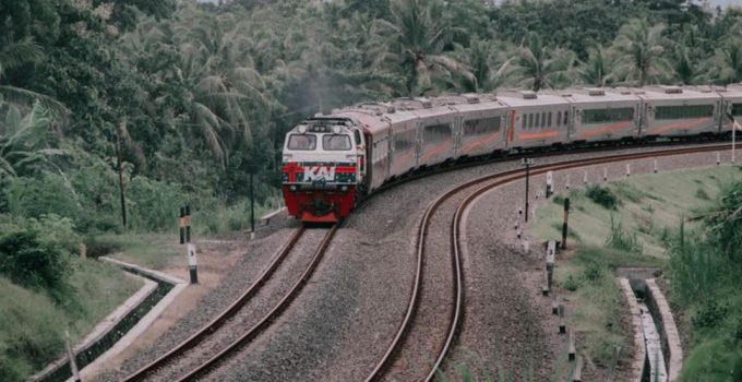 jadwal kereta purwakarta bandung