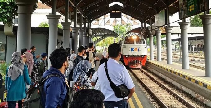 jadwal kereta Jogja Jakarta